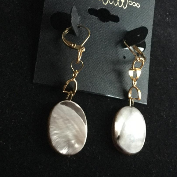 18K Gold Plated Shell Dangle Earrings - Picture 4 of 5